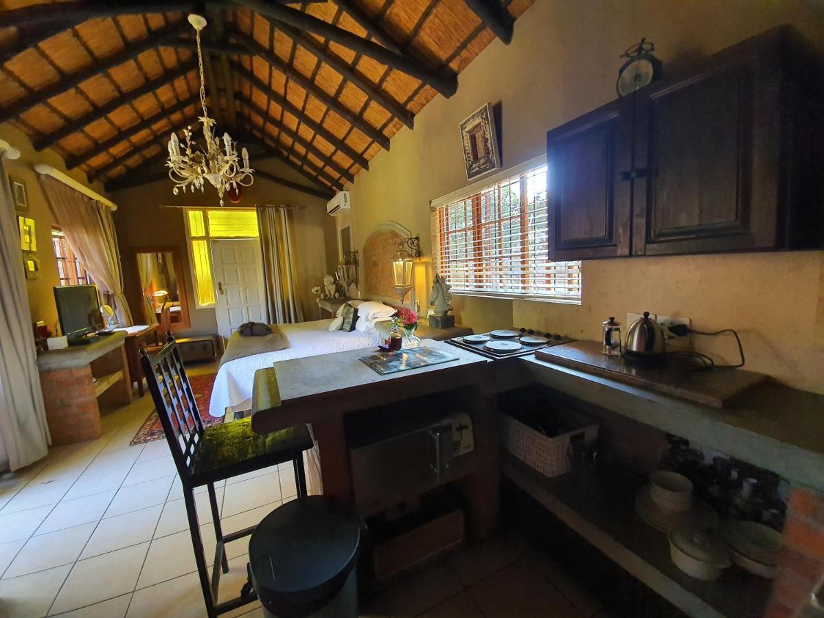 Waterhouse Guest Lodge In Waterkloof Pretoria Room photo